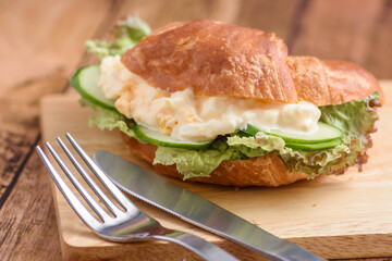 クロワッサンの玉子サンド