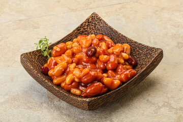 Baked kidney in tomato sauce