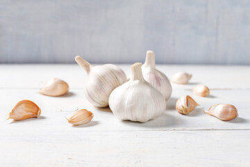 Garlic cloves and garlic bulbs.