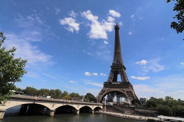 Fototapeta na wymiar The Eiffel tower, city of Paris, France
