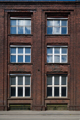 Fassade mit Fenster, Bürogebäude der alten Motorenfabrik in Köln Mülheim