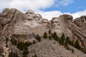 Fototapeta na wymiar Mount Rushmore with Trees