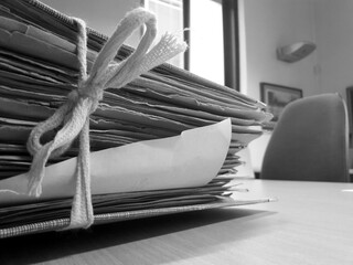 Vecchi documenti archiviati in ufficio - business