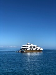 Fototapeta na wymiar yacht in the sea