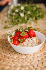 muesli with strawberries