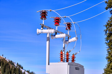 System for supplying and fastening high-voltage wires to the transformer substation