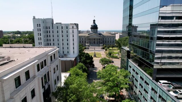 Aerial push in to South Carolina State Capital, Columbia SC, Columbia South Carolina in 4k