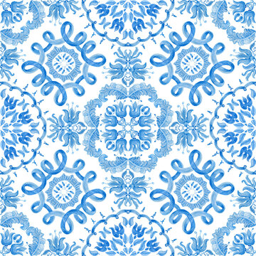Watercolor painted indigo blue damask seamless pattern on a white background.Spanish tile with hand drawn Baroque and floral ornaments in Mediterranean majolica ceramic painting style. Batik wallpaper