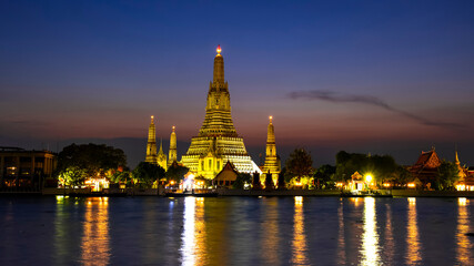 Fototapeta premium Wat Arun Temple in bangkok Thailand.