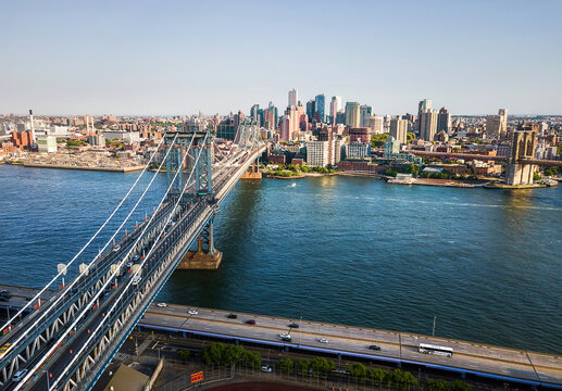 Fototapeta Aerial view of Manhattan bridge and downtown Brooklyn