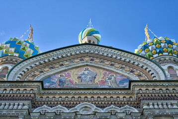 Obraz premium The Church of the Savior on Blood. Golden domes. A popular tourist destination. Russia Saint Petersburg 29.05.2021