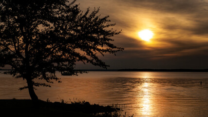 Naklejka na ściany i meble Sunrise at the lake in Oklahoma