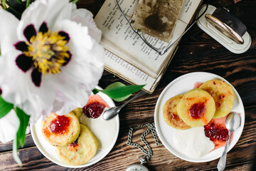 Healthy breakfast - cottage cheese pancakes, syrniki.