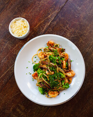 spaghetti with shimeji mushrooms and broccoli