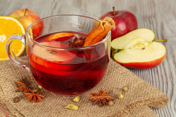 Mulled wine with spices and fruit