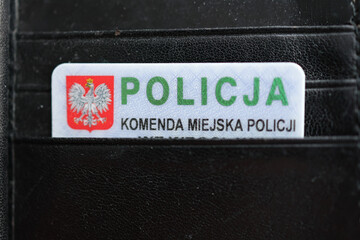 Legitymacja polskiego policjanta - dokument. - obrazy, fototapety, plakaty