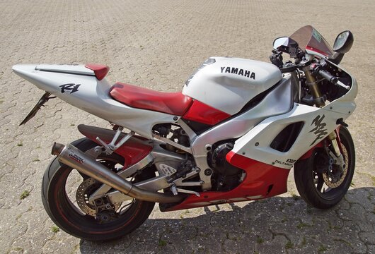 Yamaha YZF-R1