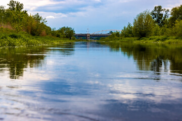 Rzeka i most nad rzeką