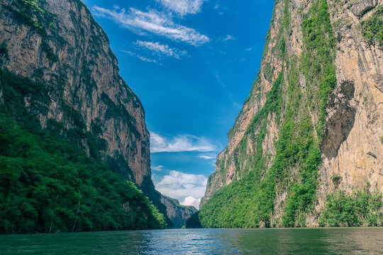Ca&ntilde;on del sumidero Chiapas Mexico