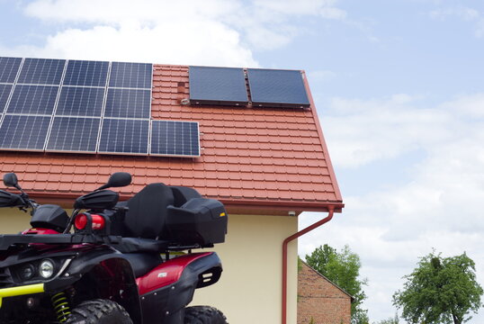 Fotowoltaika, odnawialne źr&oacute;dła energii, energia elektryczna z paneli fotowoltaicznych, prąd za darmo, 