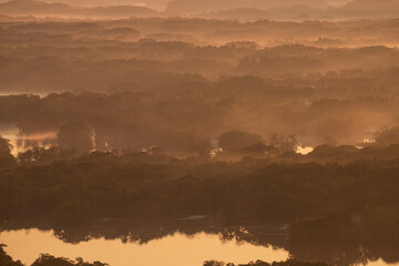 大沼国定公園日暮山から俯瞰する朝霧の風景