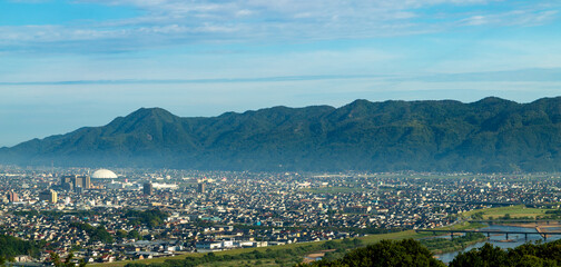 島根県の三本松公園から出雲市街を展望