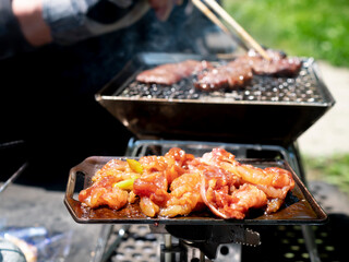 ひとりキャンプや山でミニ鉄板にのせて焼くプルコギ