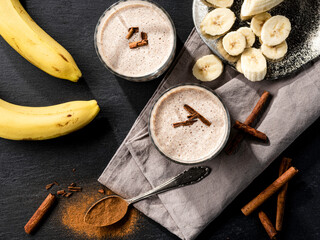 smoothie banana and cinnamon in glass