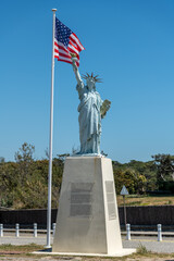 Soulac, dans le Médoc. La statue de la liberté © E. Cowez