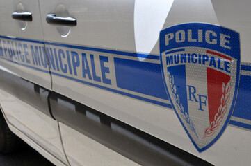Détail d'un véhicule de la police municipale française © Richard Villalon