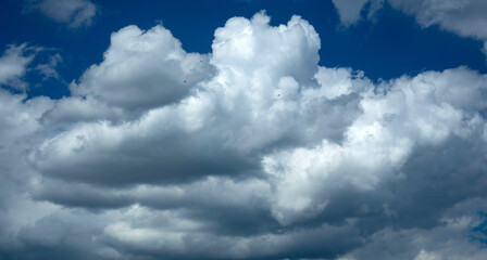 Naklejka na ściany i meble cloudy sky before a storm over Bulgaria in the summer_2
