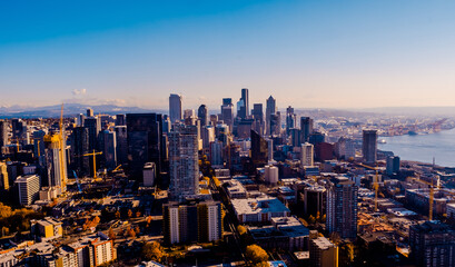 Obraz premium Seattle downtown skyline at autumn season, Washington, USA 