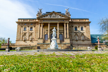 Obraz premium Wiesbaden, Staatstheater, Ansicht aus dem Warmen Damm, 09.05.2021.