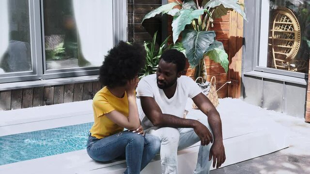 Conversating Images – Browse 473 Stock Photos, Vectors, and Video ...