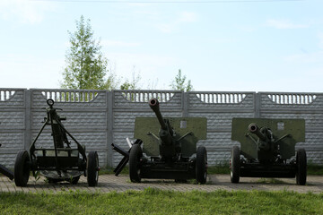 Fototapeta na wymiar Old cannons of world war two