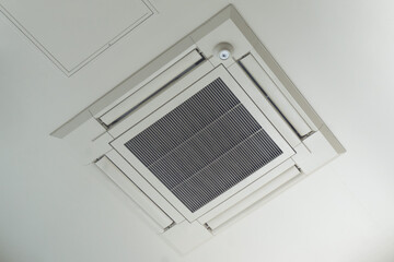 天井 エアコン 