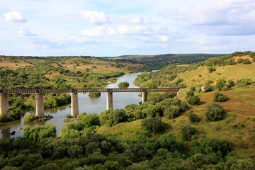 Fototapeta premium ponte sobre o rio Guadiana