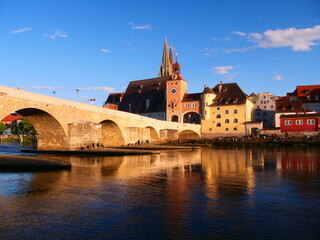 Regensburg, Deutschland: Die berühmte Ansicht an der Donau