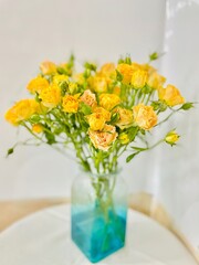 Fototapeta na wymiar bouquet of flowers in vase