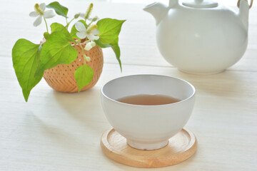 ドクダミ茶　お茶　ドクダミの花