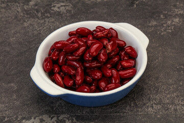 Red baked kidney in the bowl
