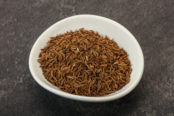 Dry zeera seeds in the bowl
