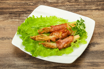 Roasted enoki mushrooms with bacon