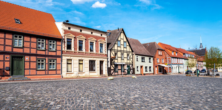 Panorama H&auml;user in der Altstadt von R&ouml;bel an der Mecklenburgische Seenplatte