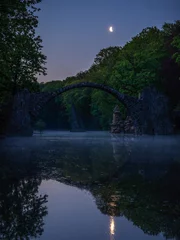 Papier Peint photo autocollant Le Rakotzbrücke Moonlight on the Devilsbridge - Mondlicht auf Teufelsbrücke