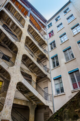 Traboule et Cour des Voraces à la Croix-Rousse à Lyon