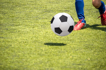 Obraz premium man playing soccer