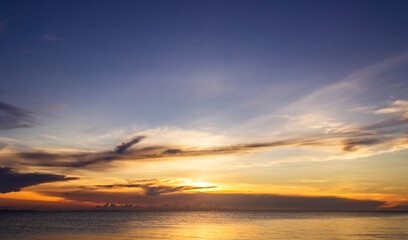 Obraz premium sunset over the sea