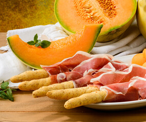 Prosciutto crudo e melo, piatto freddo estivo, fuoco selettivo
