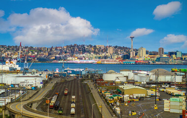 Obraz premium Seattle, United States - Port terminal Container cargo freight ship in the container terminal in port of Seattle, Washington, USA